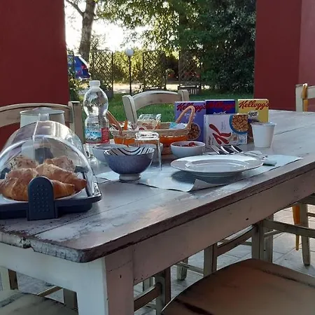 Couette-café Santa Maria Di Lorgana 3*